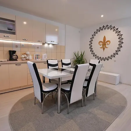 Apartment Fleur De Lis